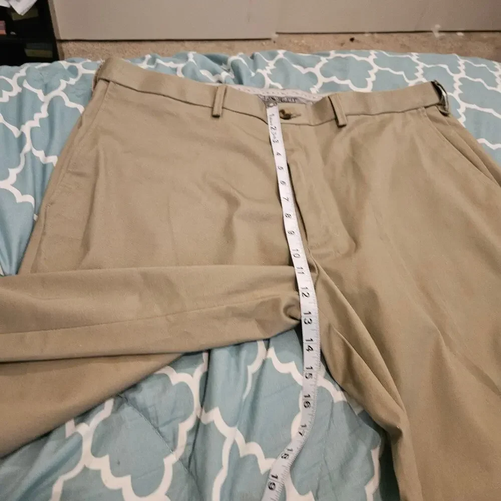 Haggar Iron Free Premium Khaki Pants Men’s 40x32 Classic Fit Beige Dress Pants